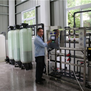 广西超纯水设备/广西光学镜片生产用水设备/纯水设备-- 苏州李氏水处理设备有限公司
