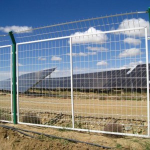 光伏围栏用于大型太阳能光伏电站场区隔离防护-- 安平县源诺金属丝网制造有限公司