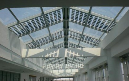 特斯拉推出超大型太阳能屋顶 售价仅需19万元