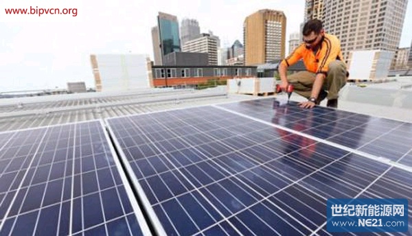 悉尼市政府在古建筑康乐中心建筑屋顶安装太阳能电池板.jpg (600×344)
