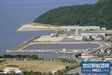 照片:位于日本香川县的高松 · 生岛兆瓦级太阳能发电站（2.4MW）