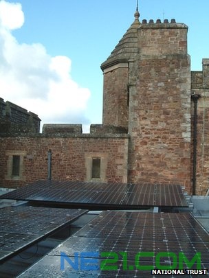 位于英国敦斯特城堡的施乐遥太阳能项目 （自BBC）