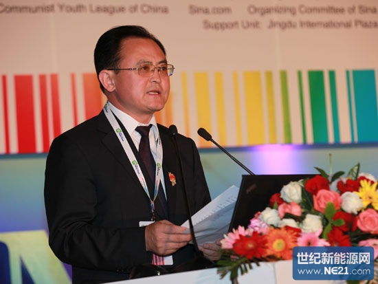 “2013中国国际太阳能高峰论坛”于8月2日在大同市举行。上图为大同市市长李俊明。(图片来源：新浪财经 梁斌 摄)