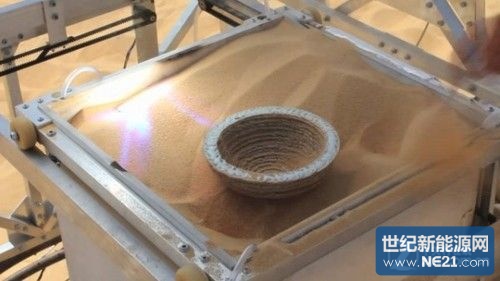 太阳能3D打印机:用太阳能和沙子制玻璃