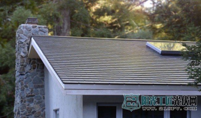 特斯拉完成首批太阳能屋顶安装 包括CEO马斯克自己的家