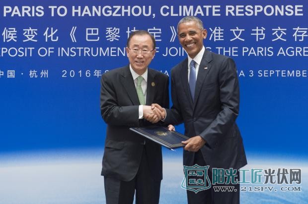 2016年时任美国总统奥巴马与潘基文在杭州共同出席气候变化《巴黎协定》批准文书交存仪式