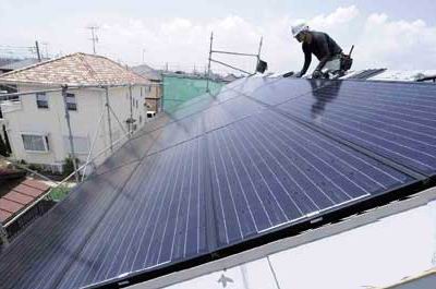 照片1 从开始就将太阳能电池板与屋顶合为一体